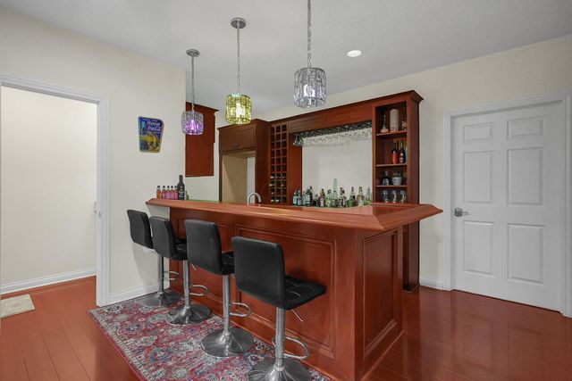 390 Laurel Oak Lane, Heath, OH 43056