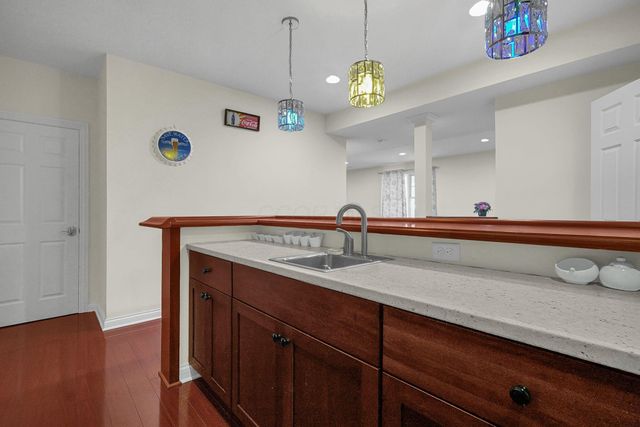 390 Laurel Oak Lane, Heath, OH 43056