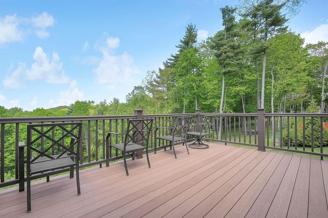 390 Laurel Oak Lane, Heath, OH 43056