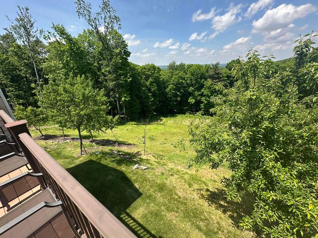 390 Laurel Oak Lane, Heath, OH 43056