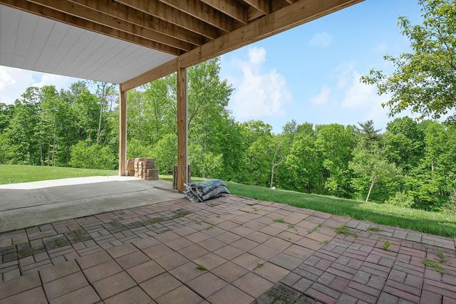 390 Laurel Oak Lane, Heath, OH 43056