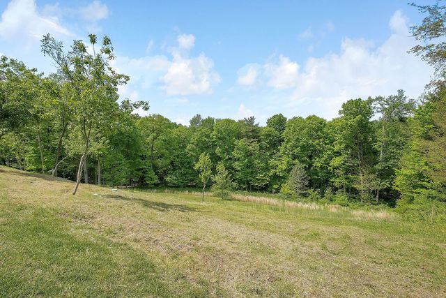 390 Laurel Oak Lane, Heath, OH 43056