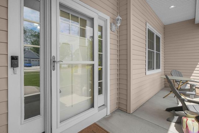 390 Laurel Oak Lane, Heath, OH 43056