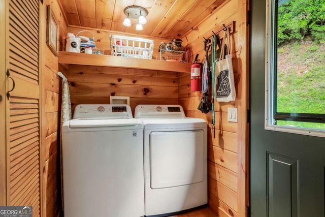 1390 Snake Nation Road, Blue Ridge, GA 30513