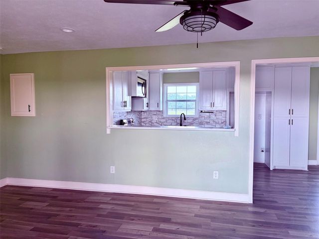 2884 Brooks Drive, Bedias, TX 77831