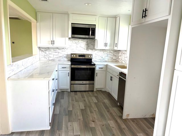2884 Brooks Drive, Bedias, TX 77831