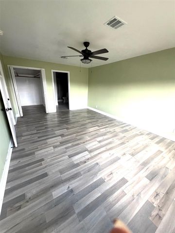 2884 Brooks Drive, Bedias, TX 77831