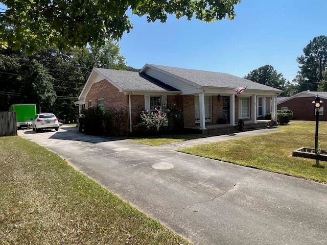 1420 VIRGINIA DR, Bolivar, TN 38008