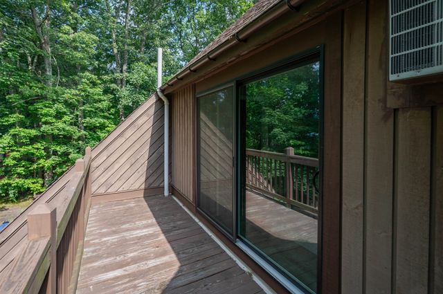21 Silverton Drive, Nashua, NH 03062