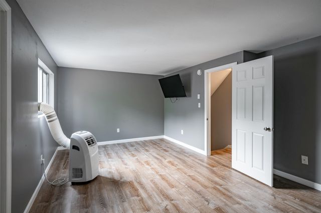 21 Silverton Drive, Nashua, NH 03062