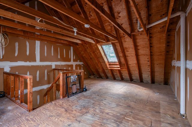 21 Silverton Drive, Nashua, NH 03062