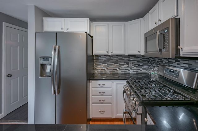 21 Silverton Drive, Nashua, NH 03062