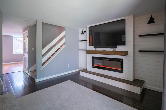 21 Silverton Drive, Nashua, NH 03062