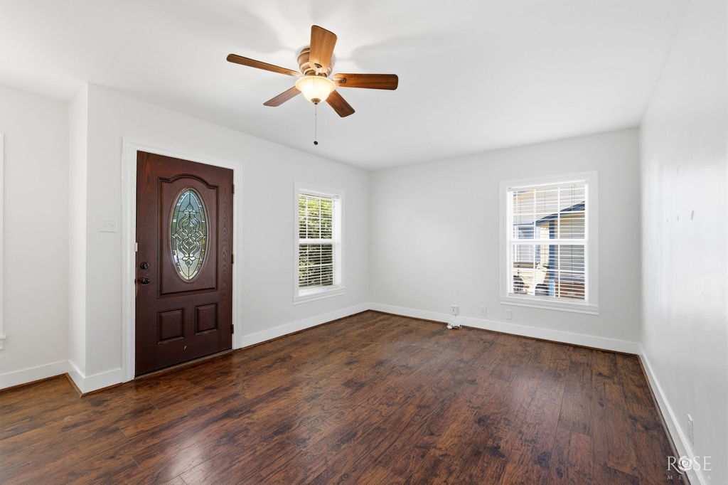 Image 3 of property listing at 1817 Martin Street, San Angelo, TX 76901