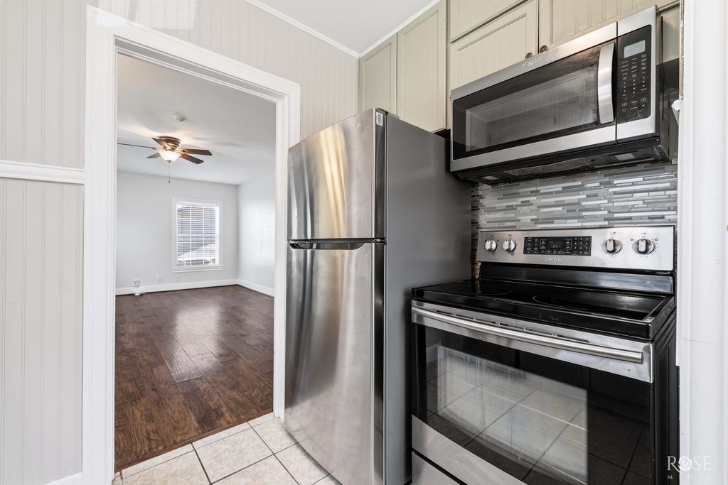 Image 9 of property listing at 1817 Martin Street, San Angelo, TX 76901