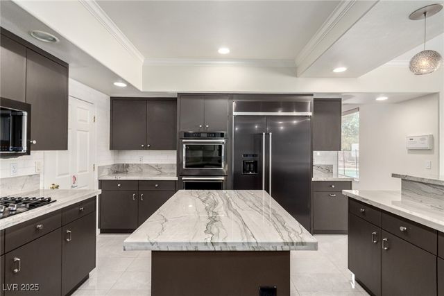 10024 Rolling Glen Court, Las Vegas, NV 89117