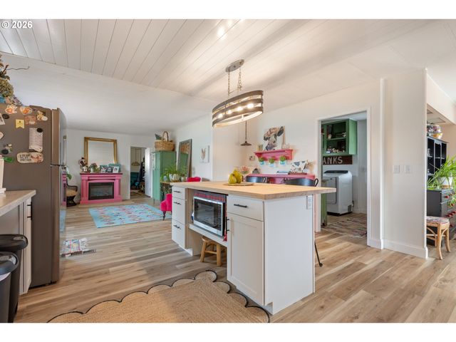 1199 N TERRY St 287, Eugene, OR 97402