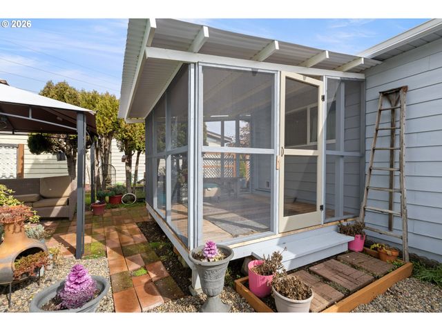 1199 N TERRY St 287, Eugene, OR 97402