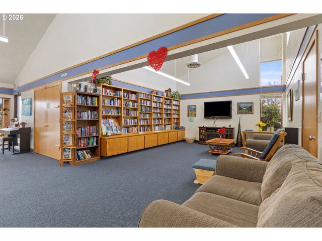 1199 N TERRY St 287, Eugene, OR 97402