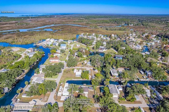 5261 Circle Drive, Weeki Wachee, FL 34607