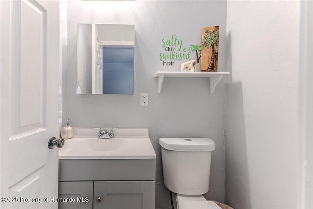 5261 Circle Drive, Weeki Wachee, FL 34607