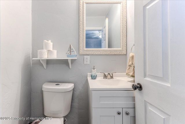 5261 Circle Drive, Weeki Wachee, FL 34607