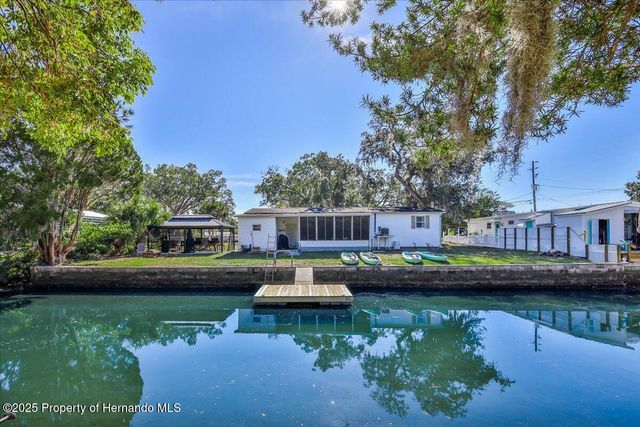 5261 Circle Drive, Weeki Wachee, FL 34607
