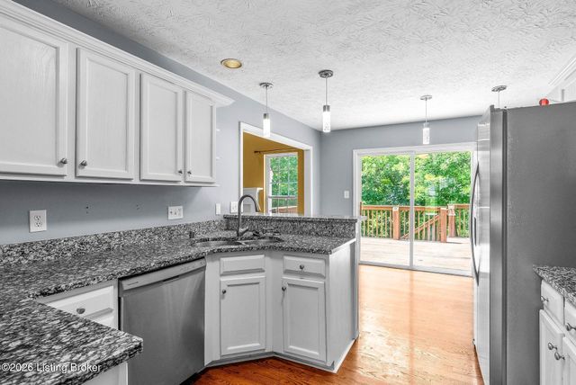 6226 Camden Cir, Crestwood, KY 40014