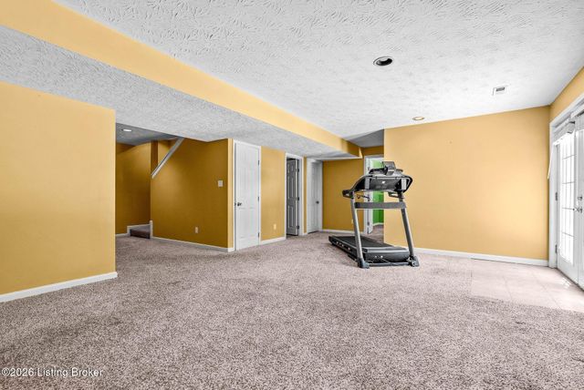 6226 Camden Cir, Crestwood, KY 40014