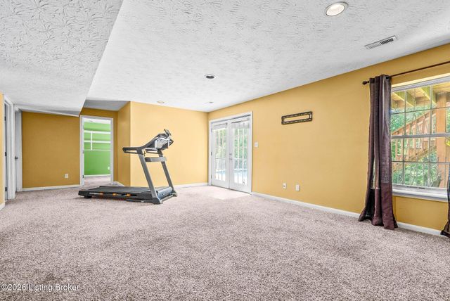 6226 Camden Cir, Crestwood, KY 40014