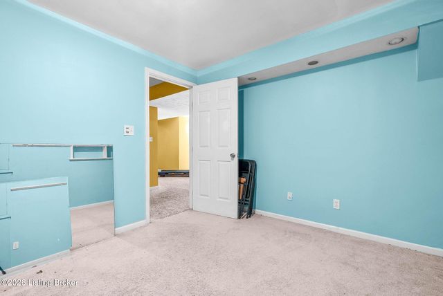 6226 Camden Cir, Crestwood, KY 40014