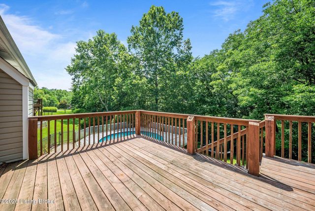 6226 Camden Cir, Crestwood, KY 40014