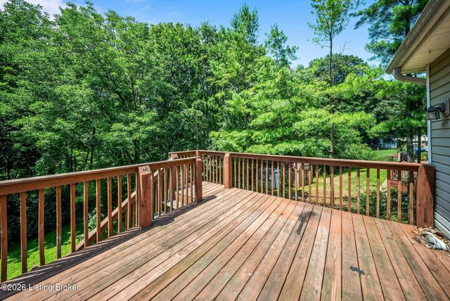 6226 Camden Cir, Crestwood, KY 40014