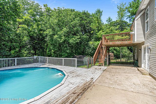 6226 Camden Cir, Crestwood, KY 40014