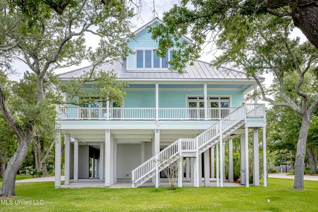 10805 Eagle Nest Road, Ocean Springs, MS 39564