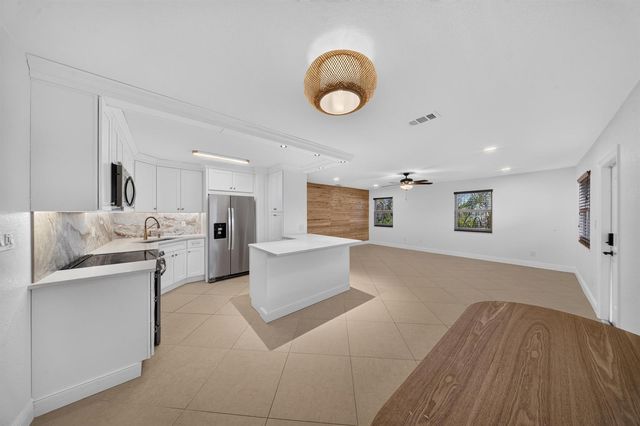 2319 Tamarind Drive, Fort Pierce, FL 34949