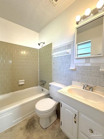 1820 Nestle Dr, Pensacola, FL 32534