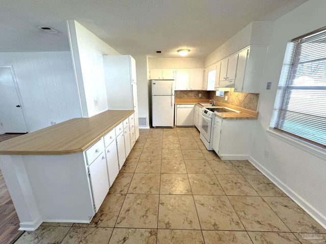 1820 Nestle Dr, Pensacola, FL 32534