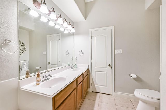 1065 Brigid Court, Dickinson, TX 77539