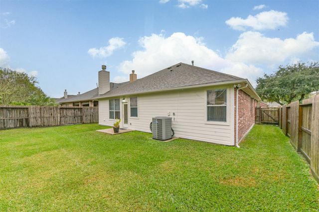 1065 Brigid Court, Dickinson, TX 77539