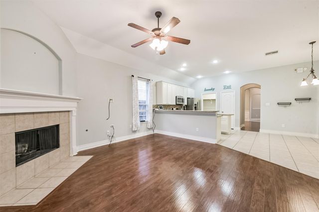 1065 Brigid Court, Dickinson, TX 77539