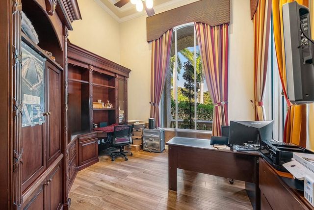 1811 Breakers West Court, West Palm Beach, FL 33411