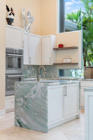 1811 Breakers West Court, West Palm Beach, FL 33411