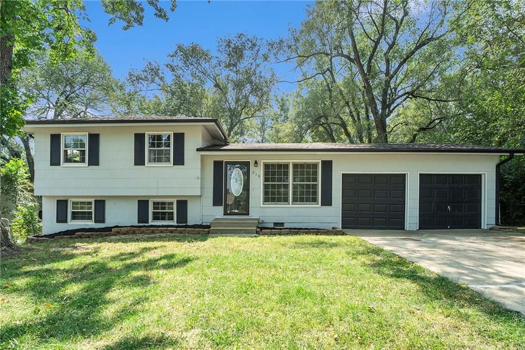 215 Grant Street, Liberty, MO 64068