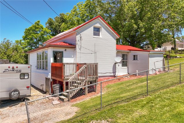 1407 Kirk St, Dunbar Twp, PA 15425