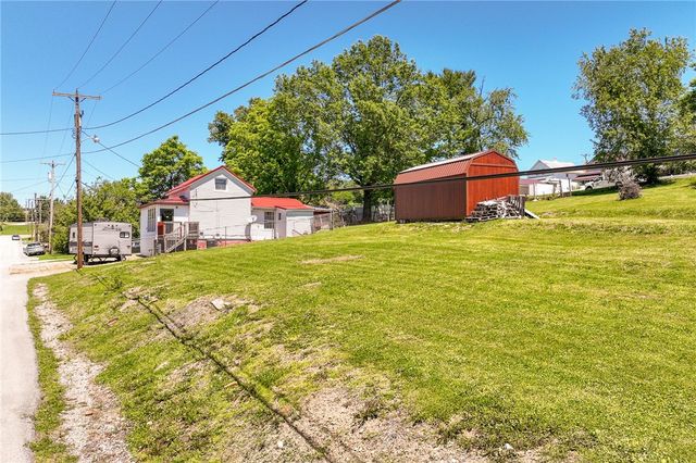 1407 Kirk St, Dunbar Twp, PA 15425