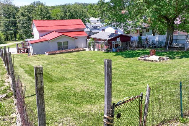 1407 Kirk St, Dunbar Twp, PA 15425
