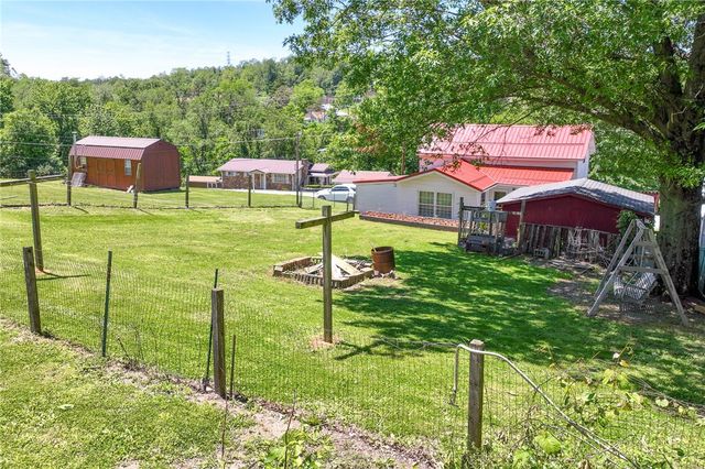 1407 Kirk St, Dunbar Twp, PA 15425