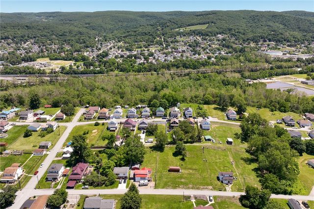 1407 Kirk St, Dunbar Twp, PA 15425
