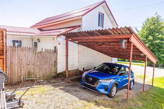 1407 Kirk St, Dunbar Twp, PA 15425